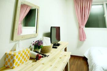 Alice Hostel *